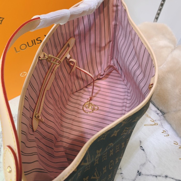 canvas and leather bag, top quality,no box,with dust bag size 41-33-15cm, B110