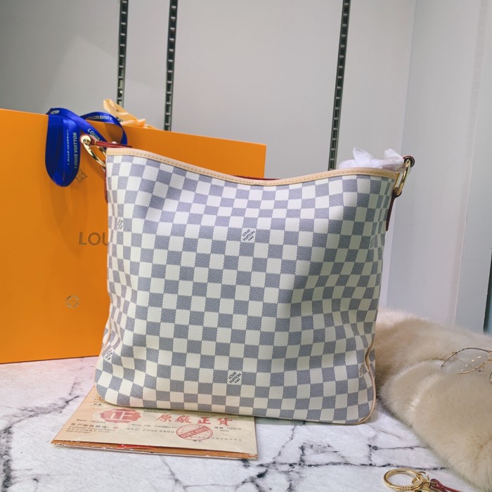 canvas and leather bag, top quality,no box,with dust bag size 41-33-15cm, B110