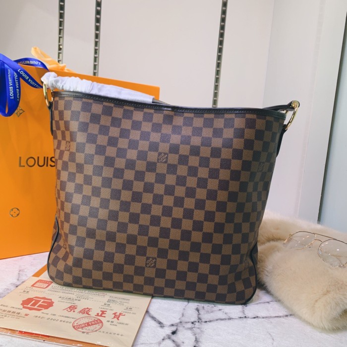 canvas and leather bag, top quality,no box,with dust bag size 41-33-15cm, B110