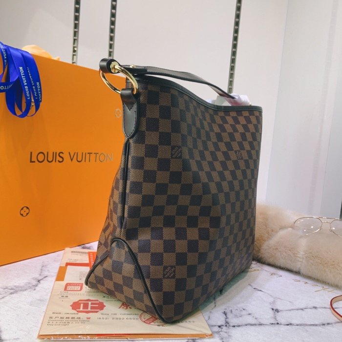canvas and leather bag, top quality,no box,with dust bag size 41-33-15cm, B110