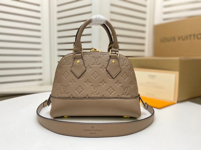 Leather Neo Aima BB bag ,AAAAA ,size 25x18x12cm,  B110