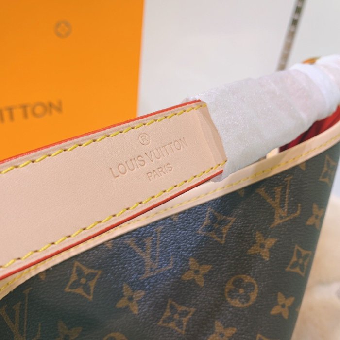 canvas and leather bag, top quality,no box,with dust bag size 41-33-15cm, B110