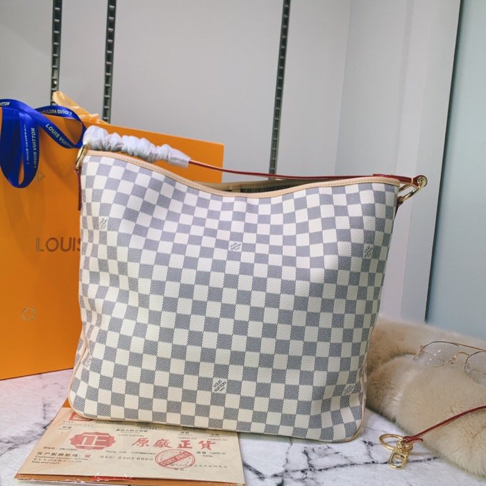 canvas and leather bag, top quality,no box,with dust bag size 41-33-15cm, B110