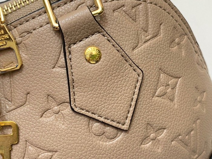 Leather Neo Aima BB bag ,AAAAA ,size 25x18x12cm,  B110