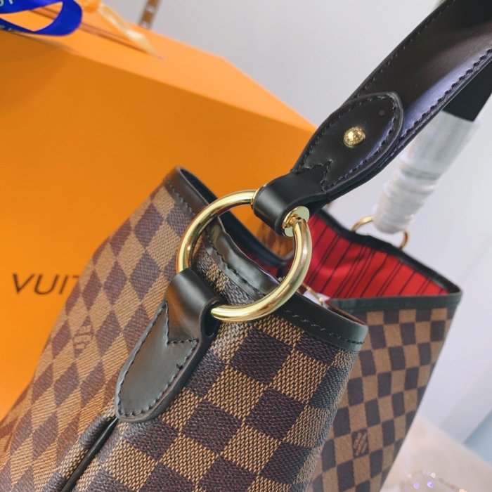 canvas and leather bag, top quality,no box,with dust bag size 41-33-15cm, B110