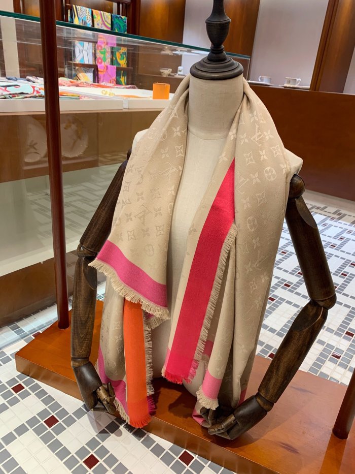 cashmere silk scarf , size: 140*140cm, no box, with dustbag. SF25