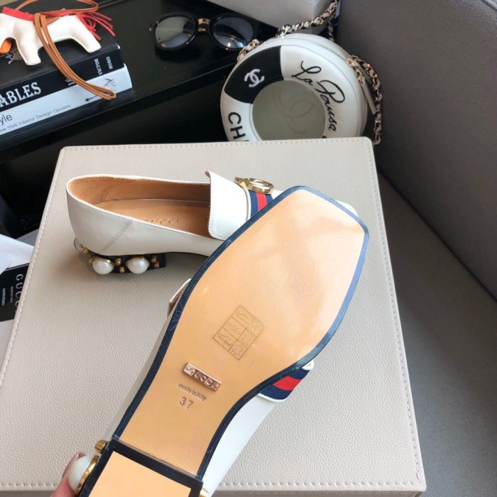 flat sandals slippers shoes  size 35-42,SS60-125-126