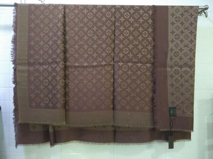 cashmere silk scarf , size: 140*140cm, no box, with dustbag.