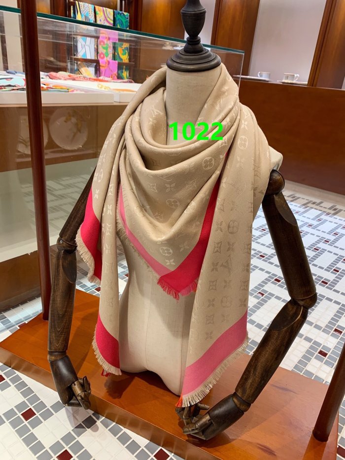 cashmere silk scarf , size: 140*140cm, no box, with dustbag. SF25