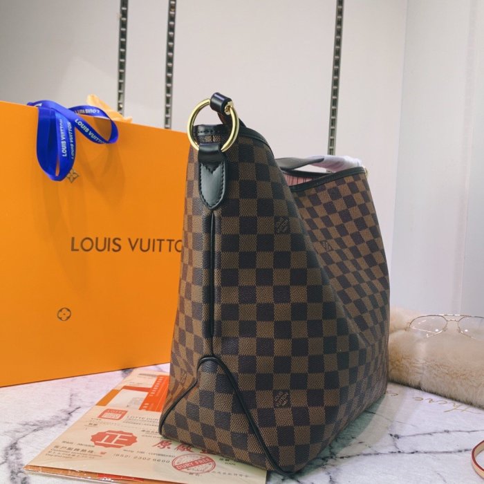 canvas and leather bag, top quality,no box,with dust bag size 41-33-15cm, B110