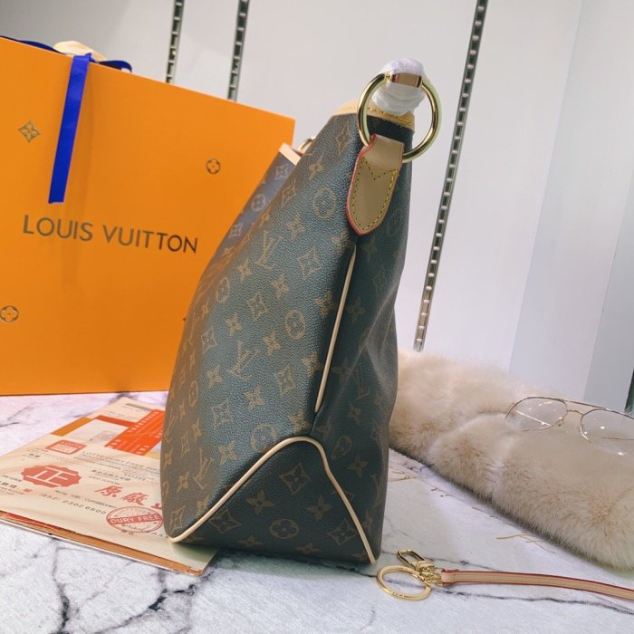 canvas and leather bag, top quality,no box,with dust bag size 41-33-15cm, B110