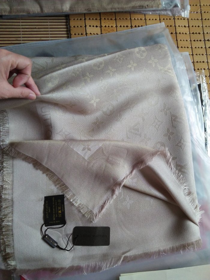 cashmere silk scarf , size: 140*140cm, no box, with dustbag.