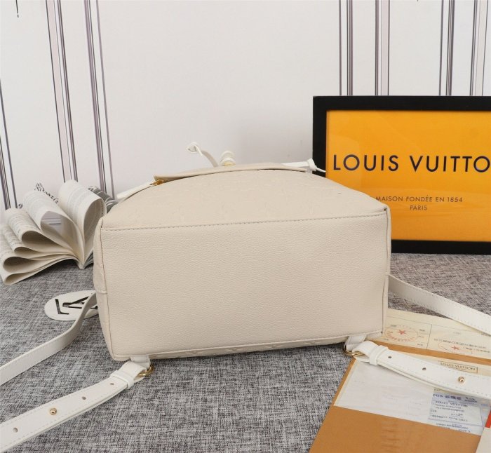 canvas and leather bag,top quality, no box,with dust bag size 27.5-33-14cm, B110
