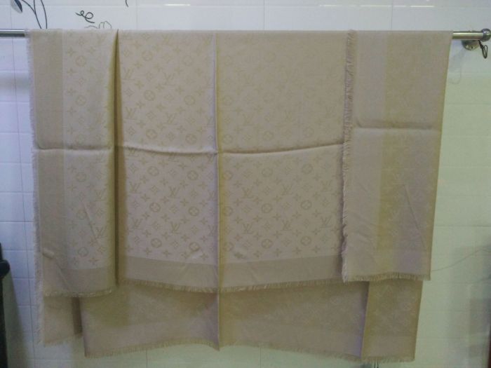 cashmere silk scarf , size: 140*140cm, no box, with dustbag.