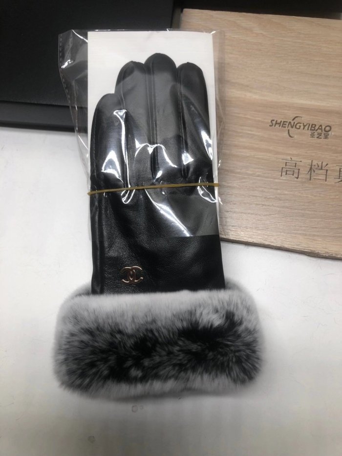 Women's fur leather gloves, with box