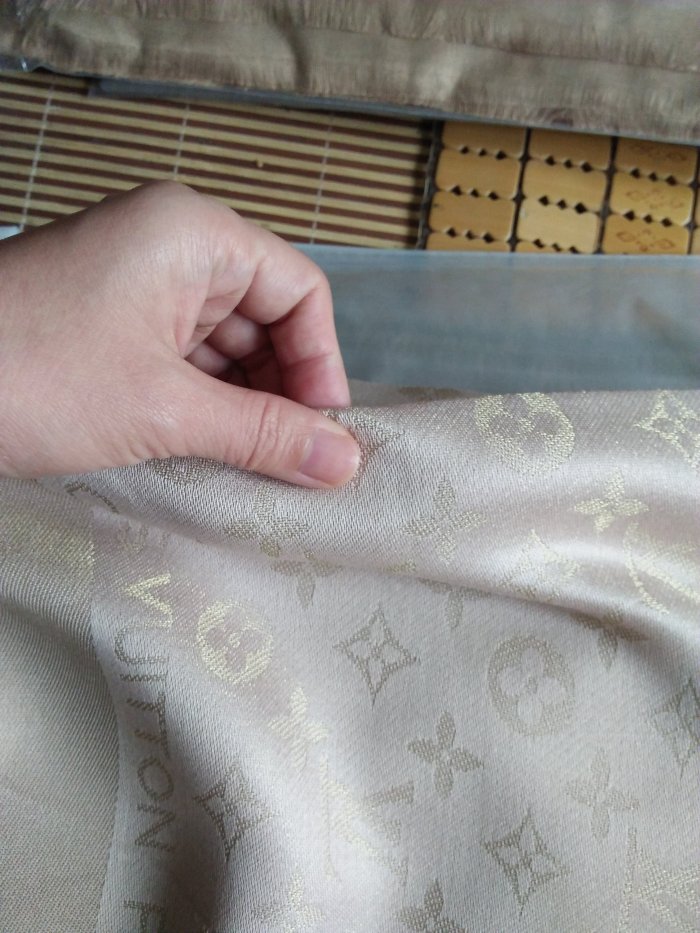 cashmere silk scarf , size: 140*140cm, no box, with dustbag.