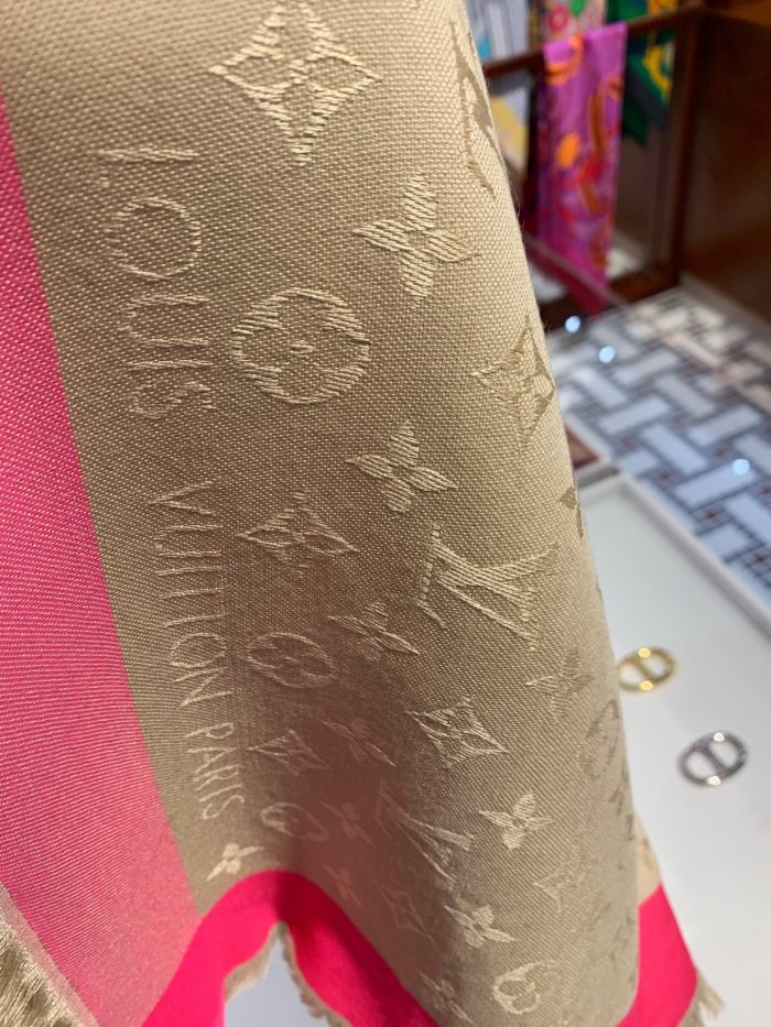 cashmere silk scarf , size: 140*140cm, no box, with dustbag. SF25