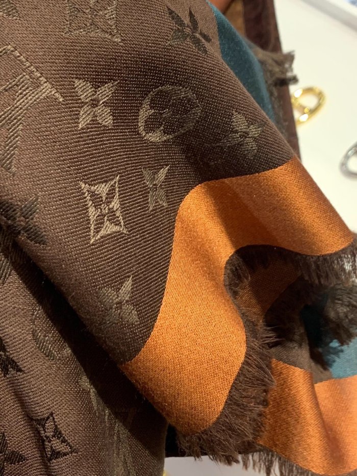 cashmere silk scarf , size: 140*140cm, no box, with dustbag. SF25