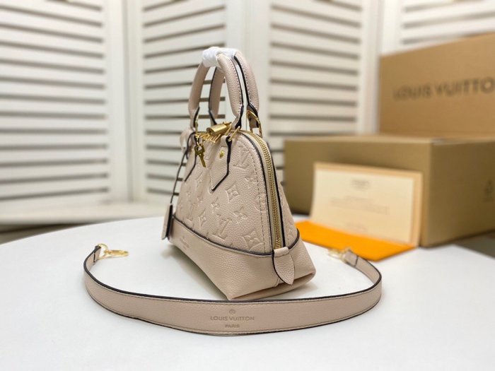 Leather Neo Aima BB bag ,AAAAA ,size 25x18x12cm,  B110