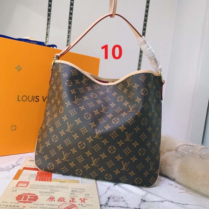 canvas and leather bag, top quality,no box,with dust bag size 41-33-15cm, B110