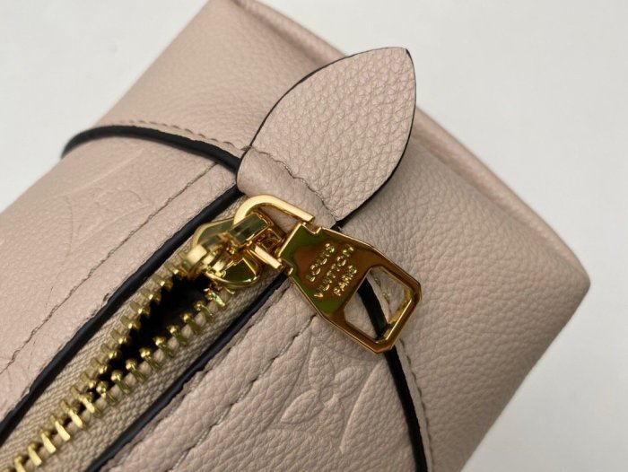 Leather Neo Aima BB bag ,AAAAA ,size 25x18x12cm,  B110