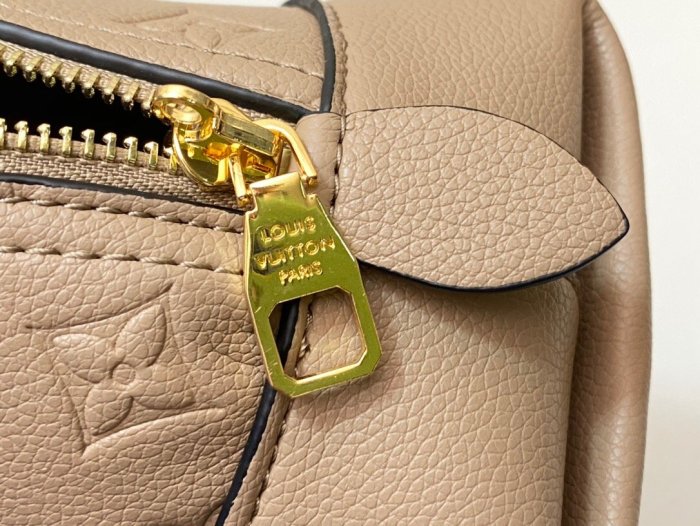 Leather Neo Aima BB bag ,AAAAA ,size 25x18x12cm,  B110