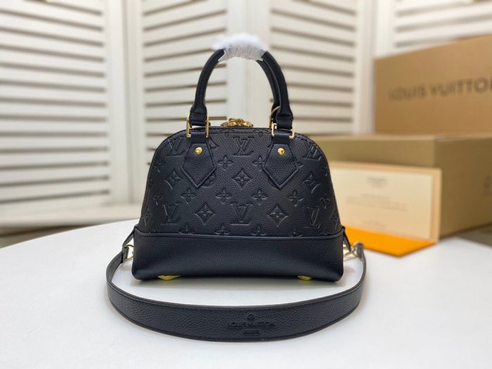 Leather Neo Aima BB bag ,AAAAA ,size 25x18x12cm,  B110