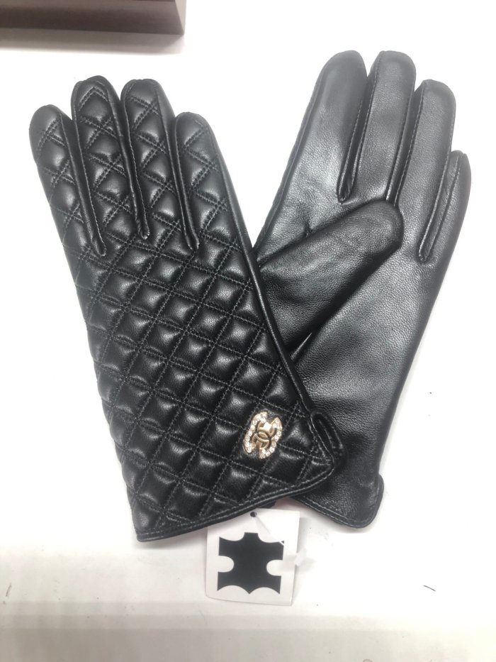 Women's fur leather gloves