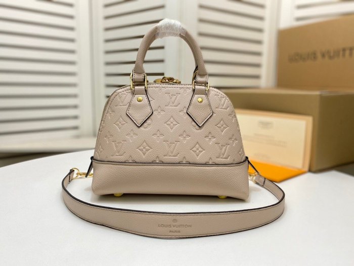 Leather Neo Aima BB bag ,AAAAA ,size 25x18x12cm,  B110