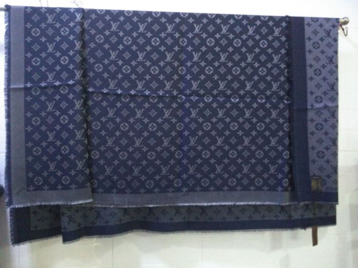 cashmere silk scarf , size: 140*140cm, no box, with dustbag.