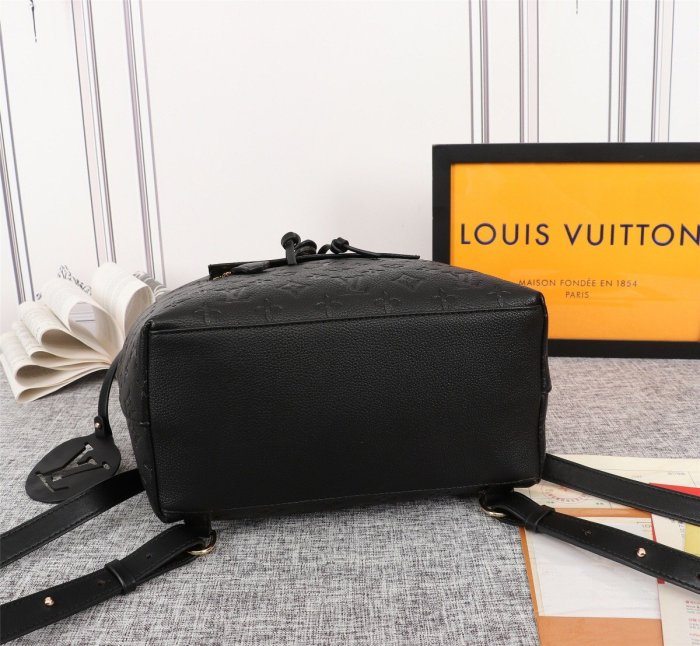 canvas and leather bag,top quality, no box,with dust bag size 27.5-33-14cm, B110