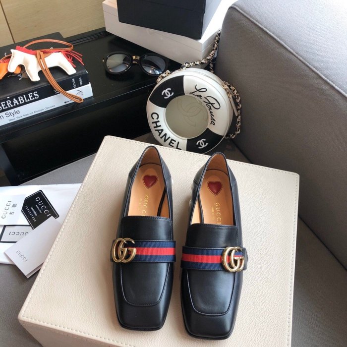 flat sandals slippers shoes  size 35-42,SS60-125-126