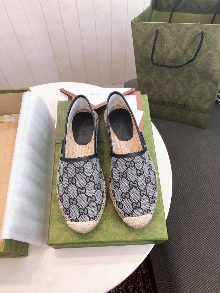 women flat shoes, size 35-41, with box ,  SS60-611-616
