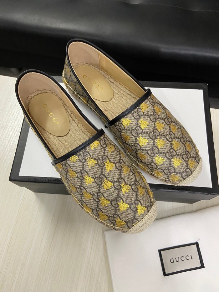 women flat shoes, size 35-41, with box ,  SS60-600