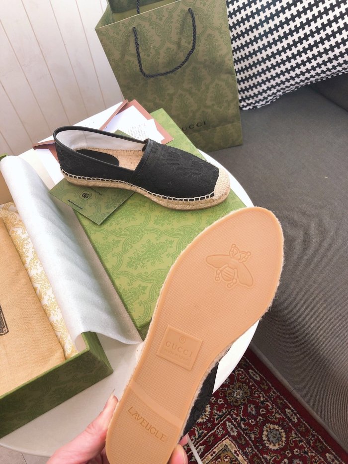 women flat shoes, size 35-41, with box ,  SS60-611-616