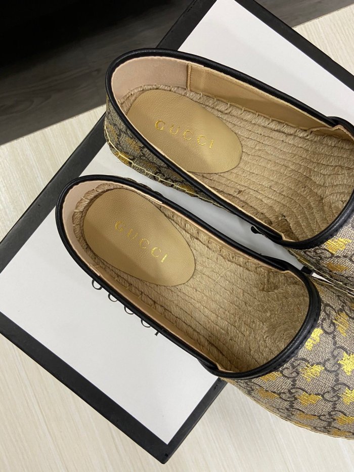 women flat shoes, size 35-41, with box ,  SS60-600