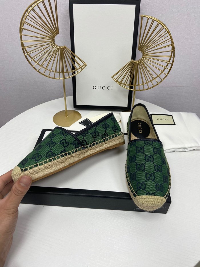 women flat shoes, size 35-41, with box ,  SS60-605-610