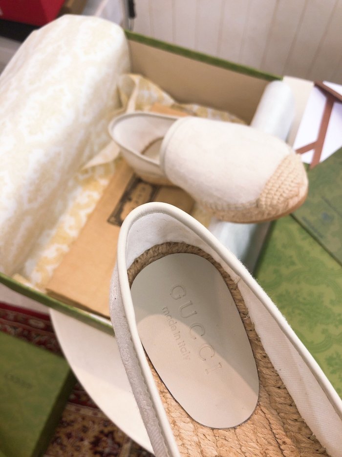 women flat shoes, size 35-41, with box ,  SS60-611-616