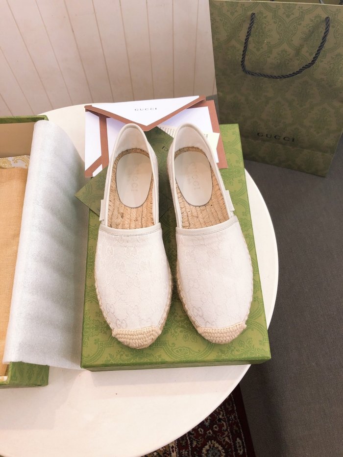 women flat shoes, size 35-41, with box ,  SS60-611-616