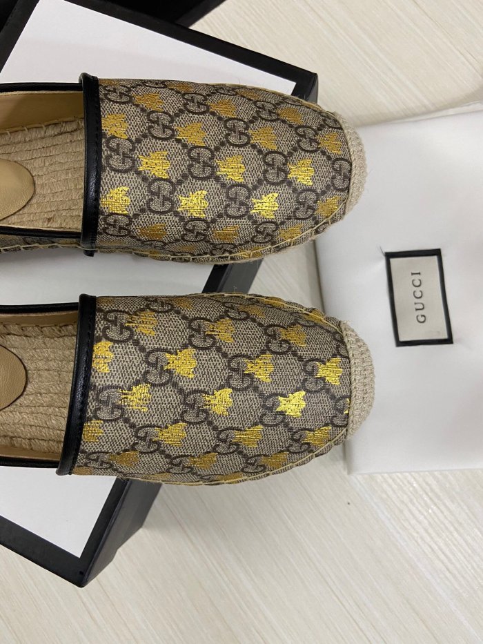 women flat shoes, size 35-41, with box ,  SS60-600