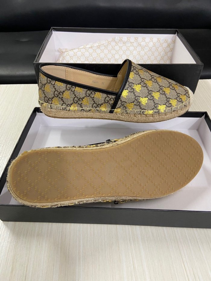 women flat shoes, size 35-41, with box ,  SS60-600