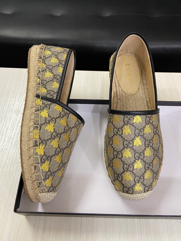 women flat shoes, size 35-41, with box ,  SS60-600