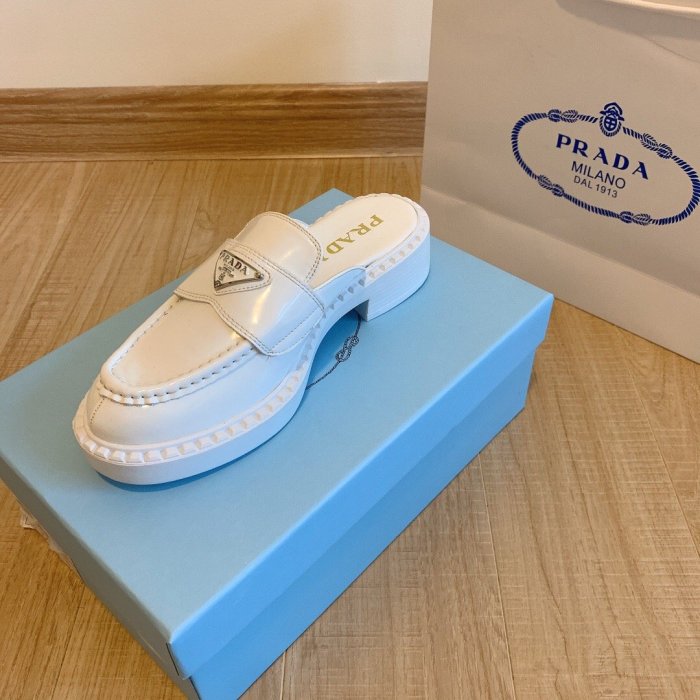 women flat shoes, size 35-40, with box ,  SS60-708-709