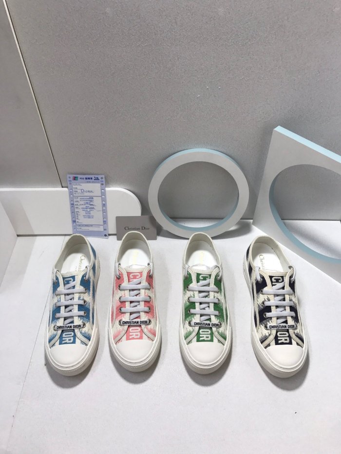 Women flat sneakers shoes, size 35-40, with box,  SS80-133-142