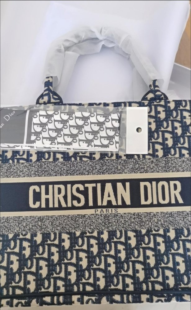 Embroidery canvas ON THE GO TOTE bag , Size 41cm  Or 36cm,  with scarf and box, B68-4366-4371