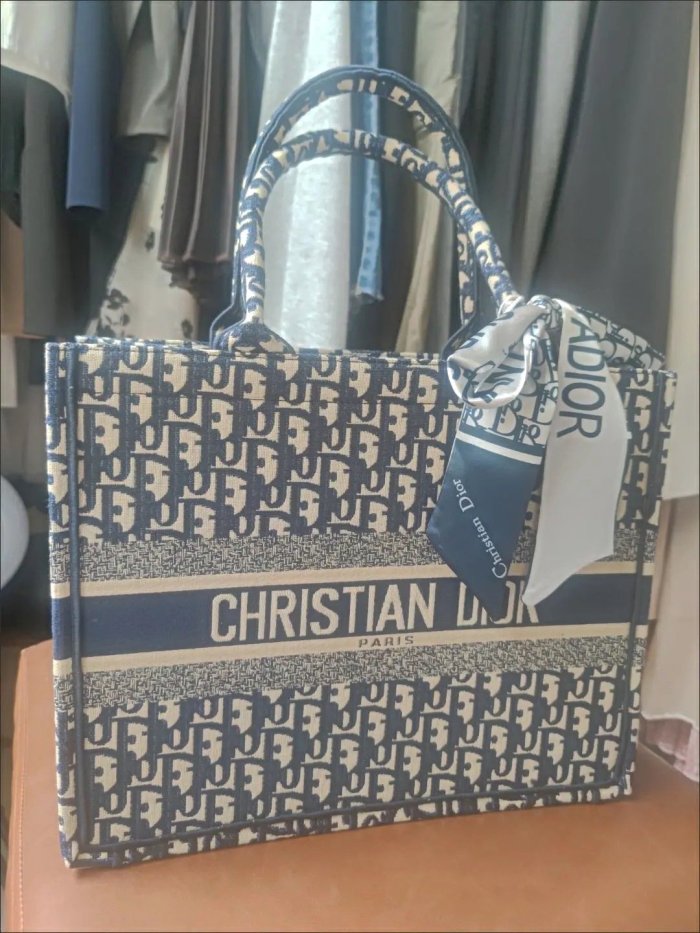 Embroidery canvas ON THE GO TOTE bag , Size 41cm  Or 36cm,  with scarf and box, B68-4366-4371