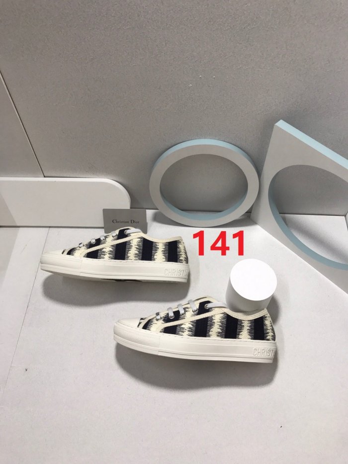 Women flat sneakers shoes, size 35-40, with box,  SS80-133-142
