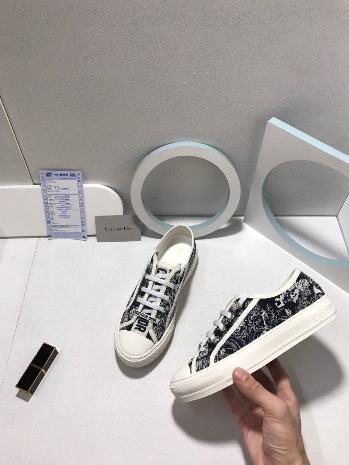 Women flat sneakers shoes, size 35-40, with box,  SS80-133-142