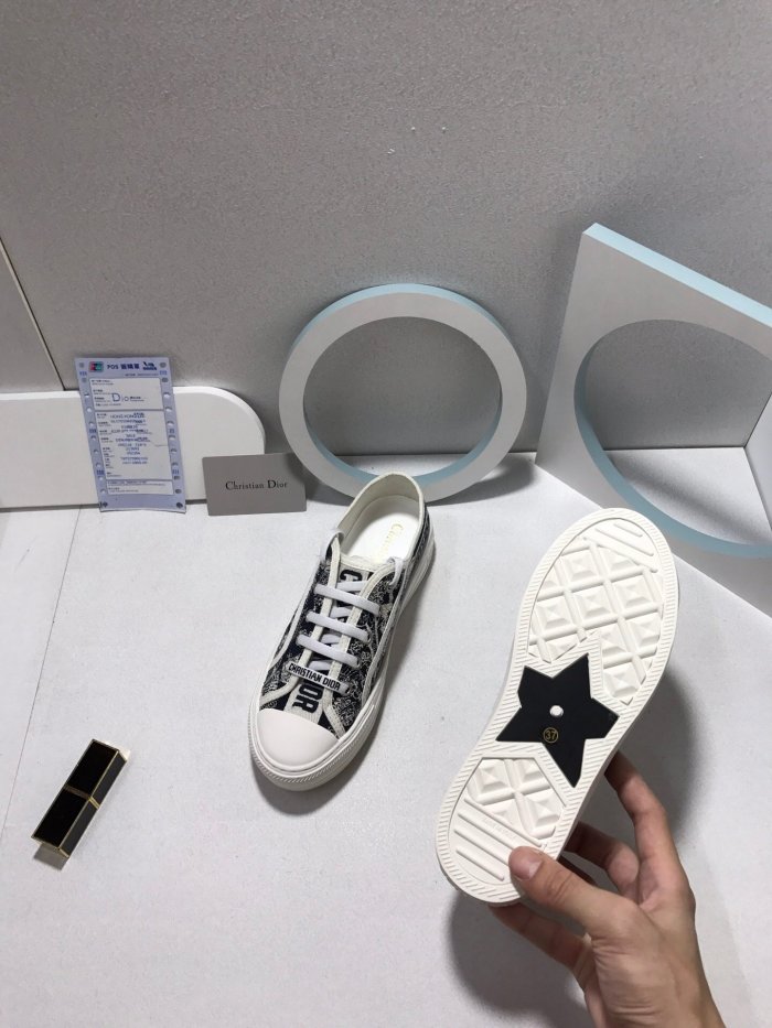 Women flat sneakers shoes, size 35-40, with box,  SS80-133-142