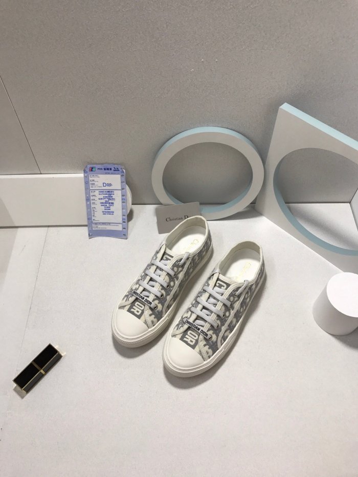 Women flat sneakers shoes, size 35-40, with box,  SS80-133-142